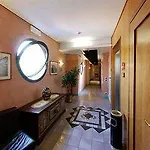 Casaalbergo La Rocca ホテル ノアーレ