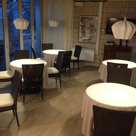 Casaalbergo La Rocca ホテル