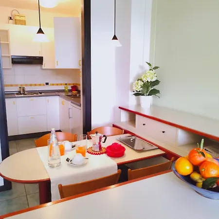 ホテル Casaalbergo La Rocca ノアーレ