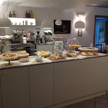 Casaalbergo La Rocca ホテル