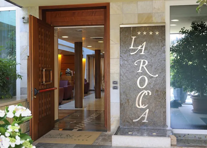 Casaalbergo La Rocca נואלה