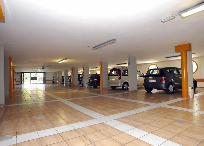 מלון Casaalbergo La Rocca 4*