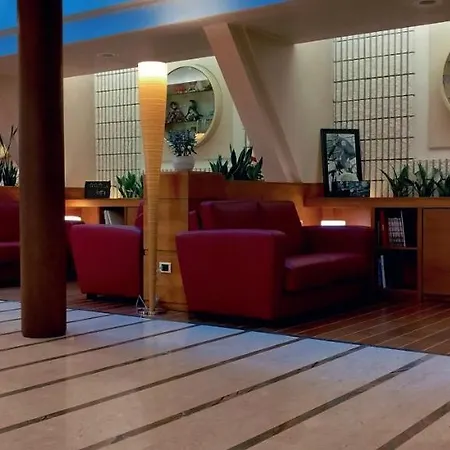 מלון Casaalbergo La Rocca 4*