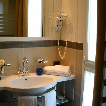 Casaalbergo La Rocca 4*