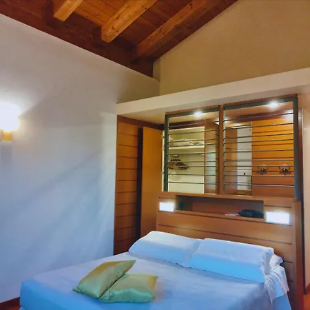 מלון Casaalbergo La Rocca