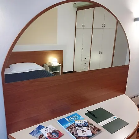 מלון Casaalbergo La Rocca נואלה