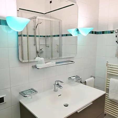 Casaalbergo La Rocca מלון 4*