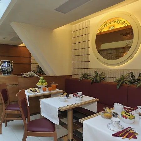 Casaalbergo La Rocca מלון 4*