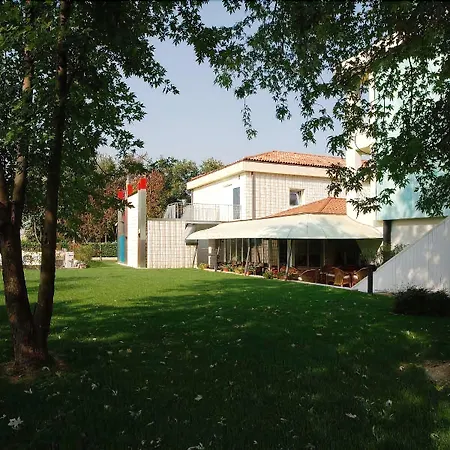 Ξενοδοχείο Casaalbergo La Rocca 4*