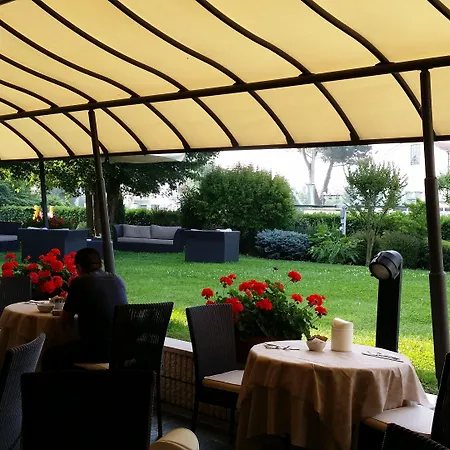 Casaalbergo La Rocca فندق