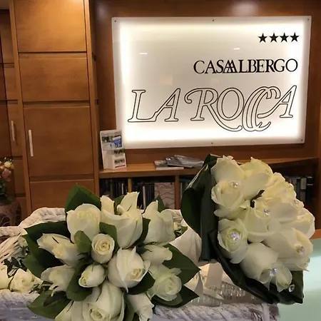 فندق Casaalbergo La Rocca نوالي