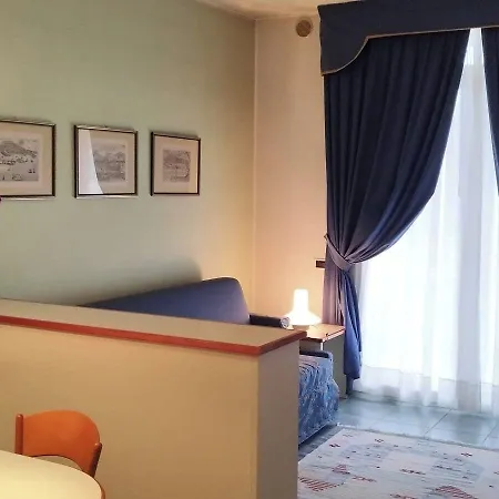 فندق Casaalbergo La Rocca 4*