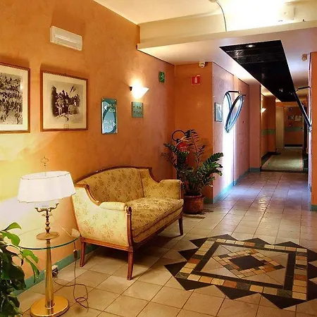 מלון Casaalbergo La Rocca 4*